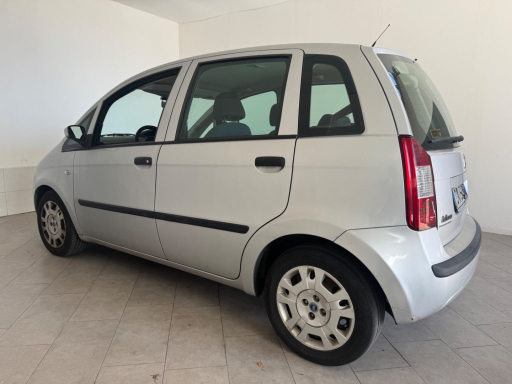 FIAT Idea 1.2 16V BlackLabel - 12