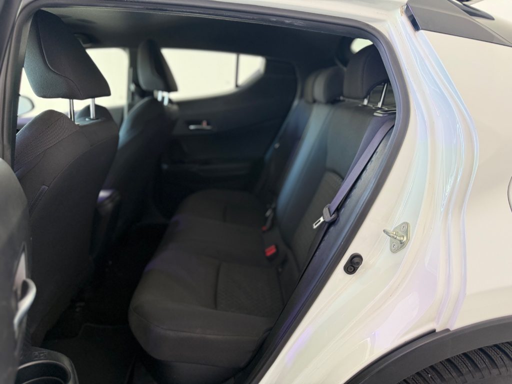 TOYOTA C-HR 1.8 Hybrid E-CVT GR Sport - 16