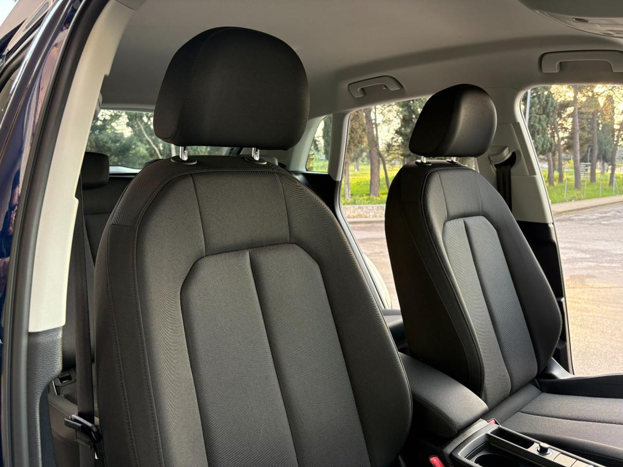 AUDI Q3 35 2.0 TDI S tronic Business COCKPIT - 18