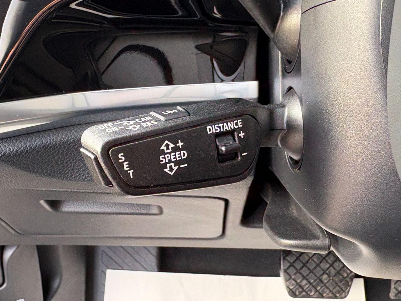 AUDI Q3 35 2.0 TDI S tronic Business COCKPIT - 23