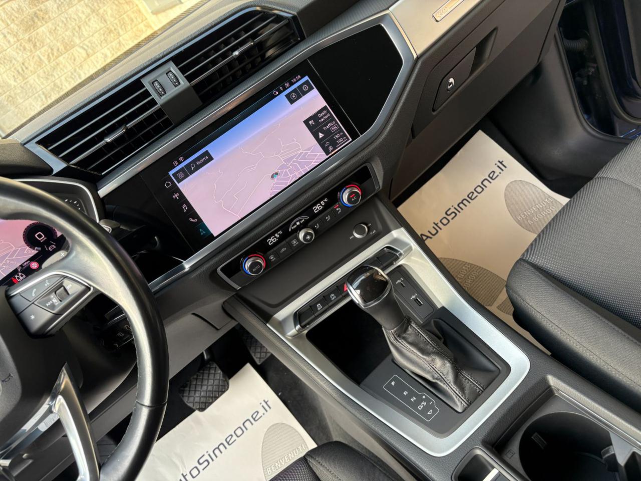 AUDI Q3 35 2.0 TDI S tronic Business COCKPIT - 20
