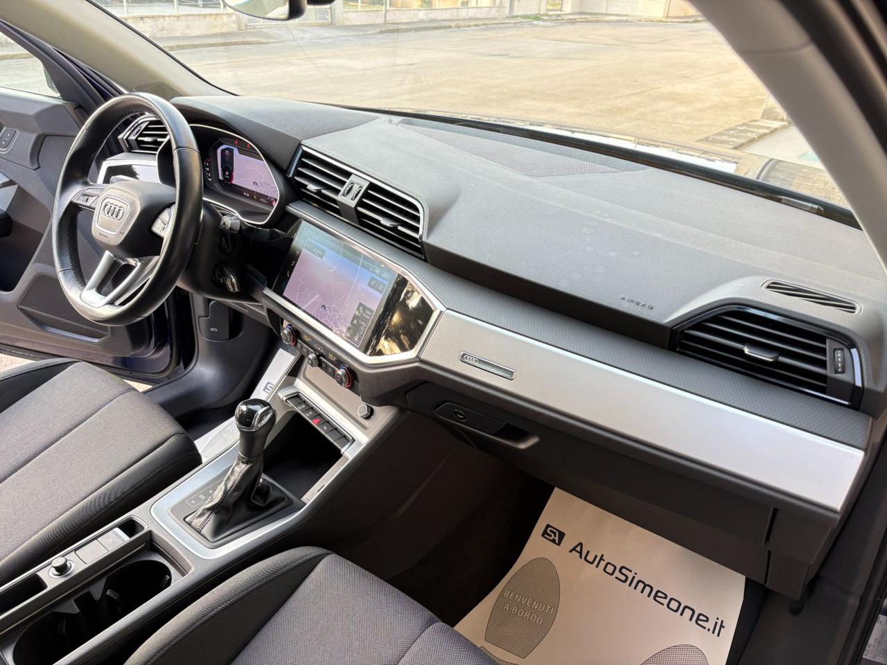 AUDI Q3 35 2.0 TDI S tronic Business COCKPIT - 13