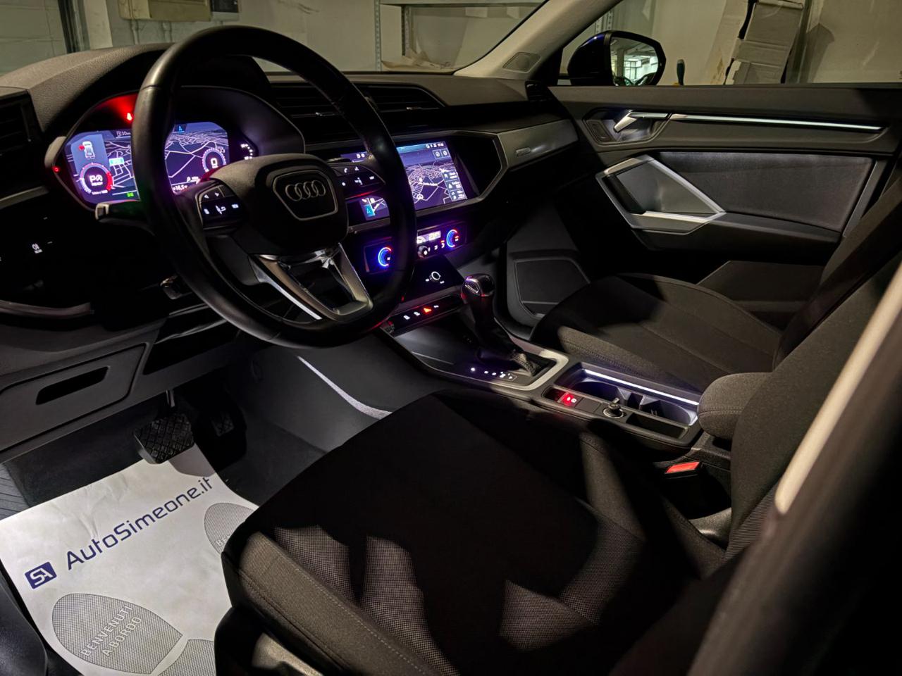 AUDI Q3 35 2.0 TDI S tronic Business COCKPIT - 15