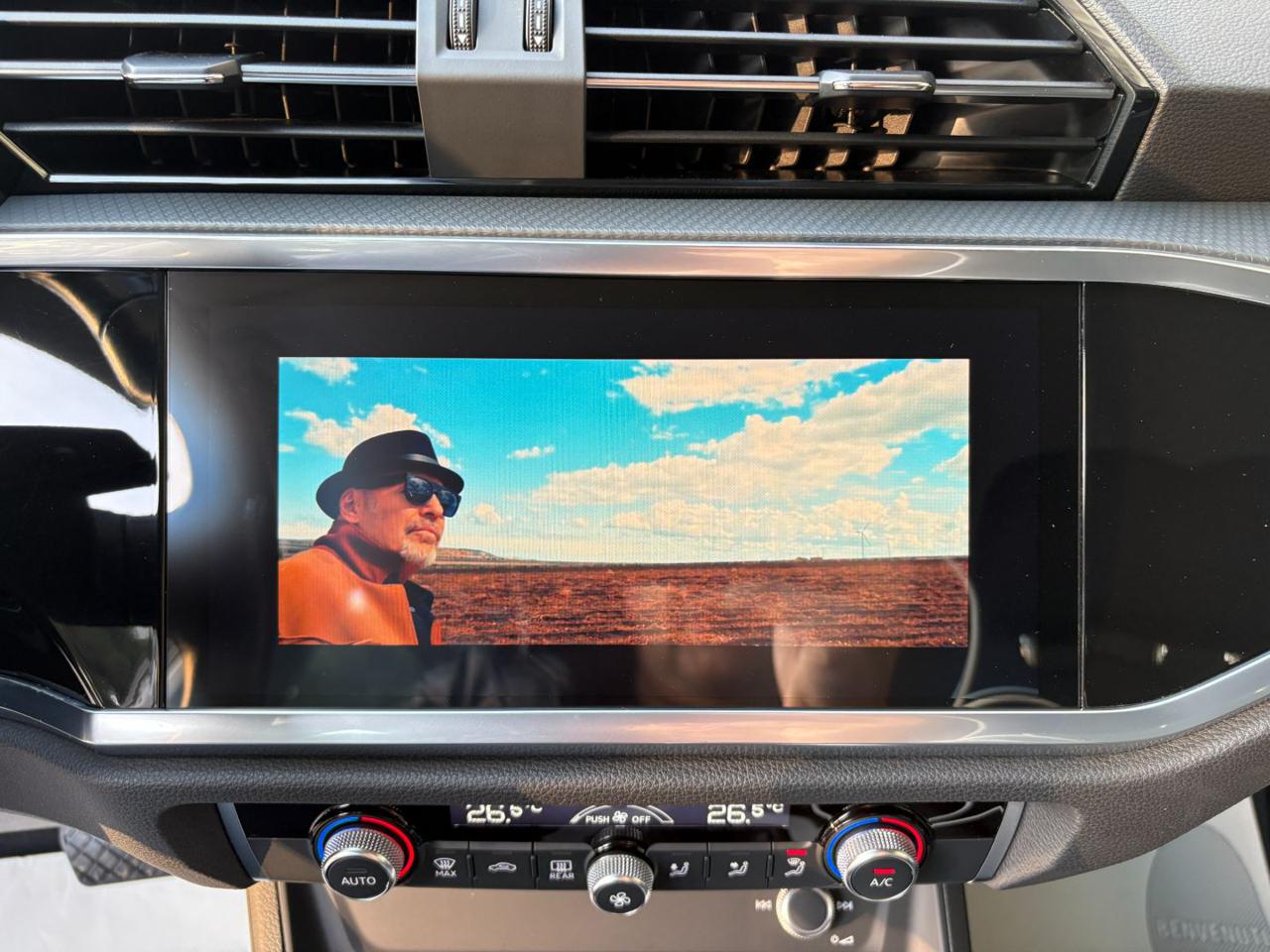 AUDI Q3 35 2.0 TDI S tronic Business COCKPIT - 16