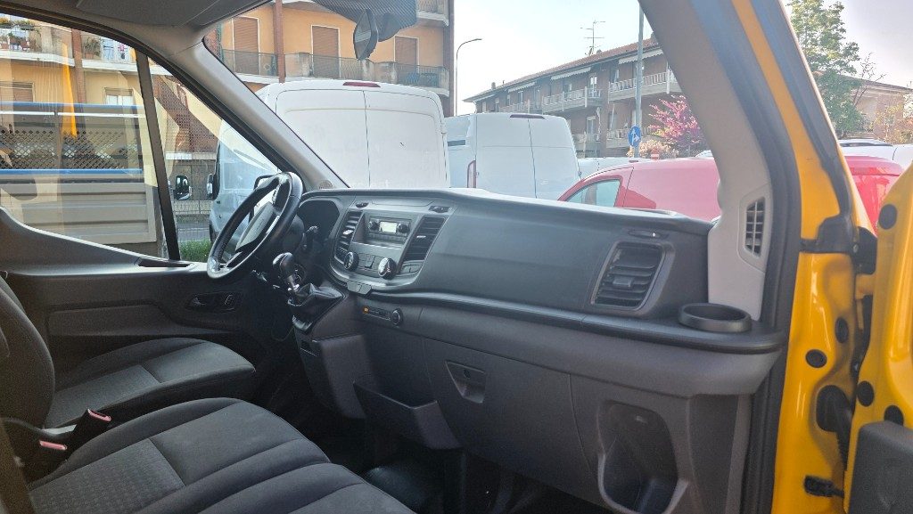 FORD Transit 330 2.0TDCi EcoBlue PM-TM Combi Trend 9posti - 11