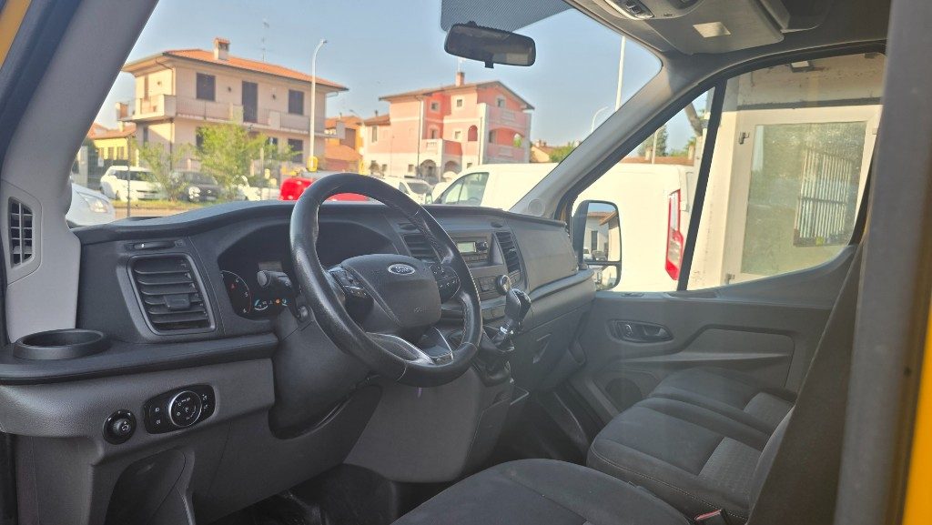 FORD Transit 330 2.0TDCi EcoBlue PM-TM Combi Trend 9posti - 10