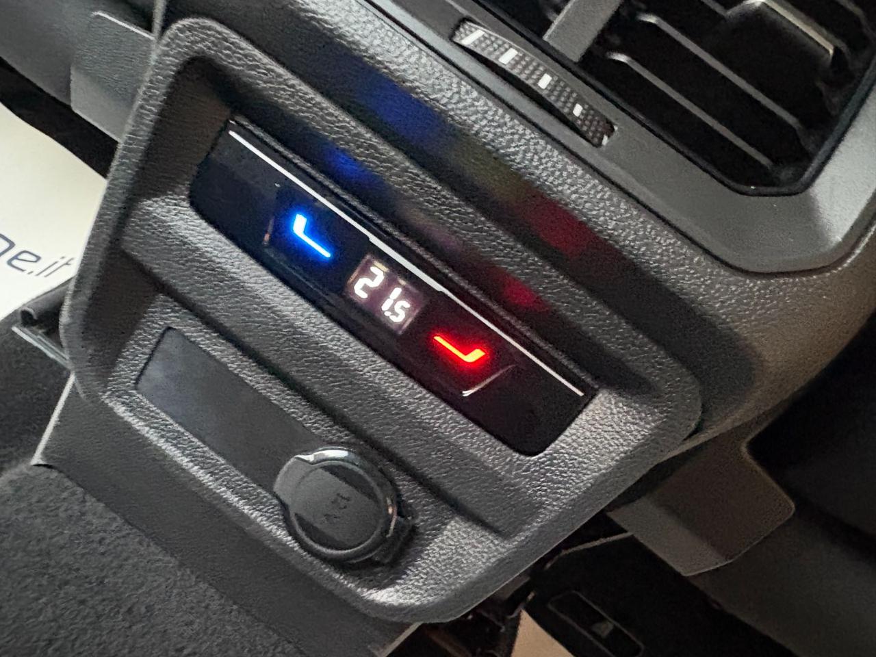 VOLKSWAGEN Tiguan 2.0 TDI 150 CV SCR DSG Life - 36