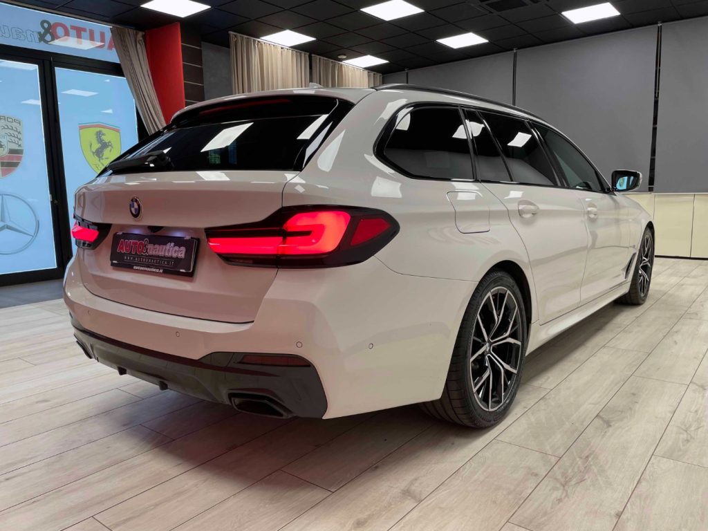 BMW 520 D TOURING MHEV 48V MSPORT AUTO - 12