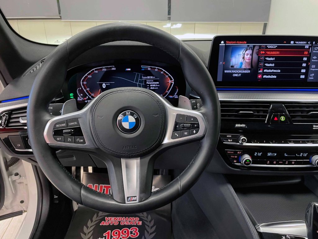 BMW 520 D TOURING MHEV 48V MSPORT AUTO - 19