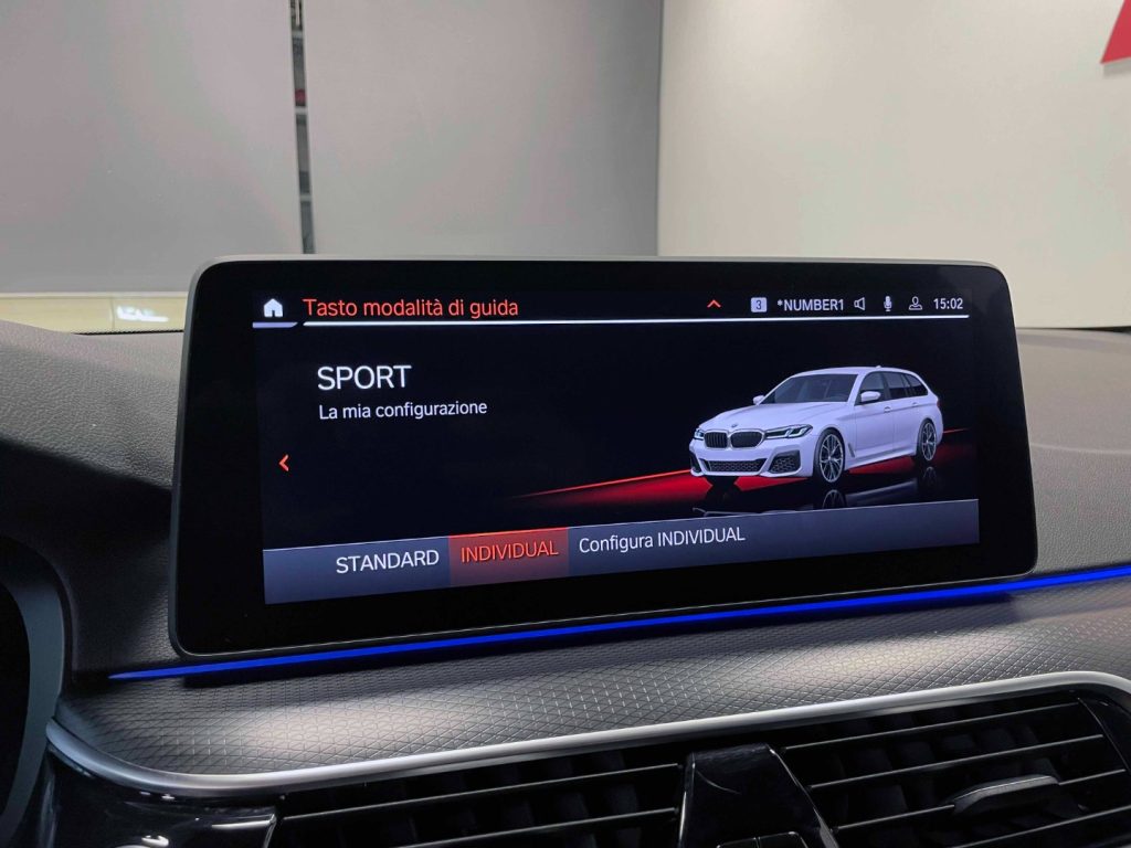 BMW 520 D TOURING MHEV 48V MSPORT AUTO - 25