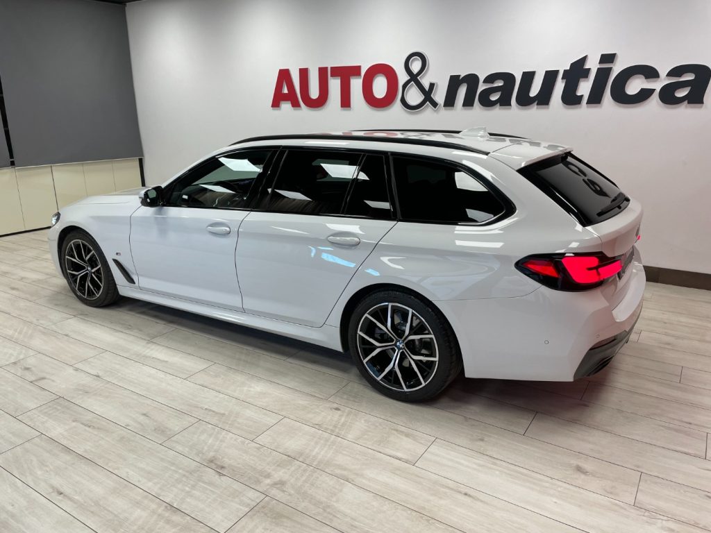 BMW 520 D TOURING MHEV 48V MSPORT AUTO - 36