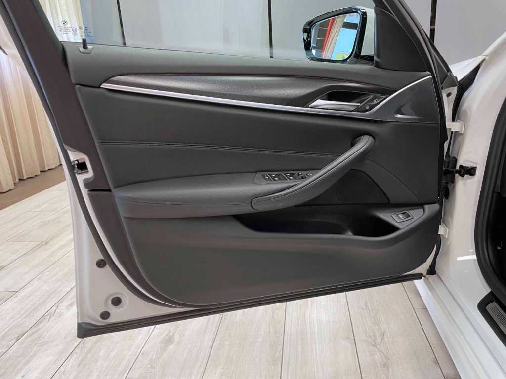 BMW 520 D TOURING MHEV 48V MSPORT AUTO - 41