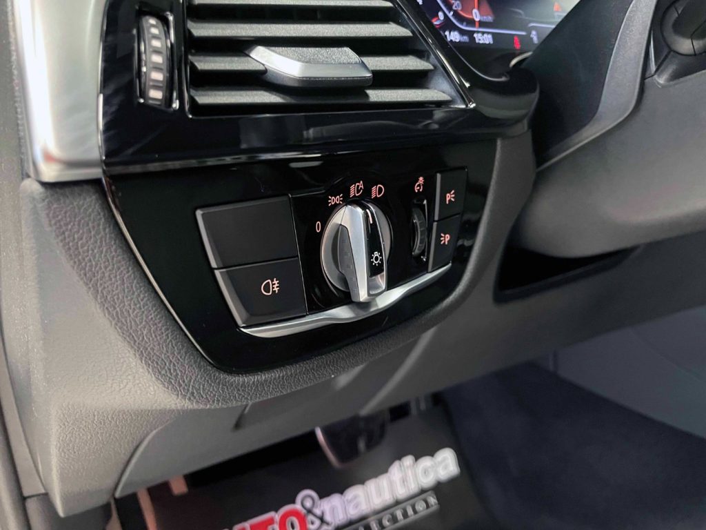 BMW 520 D TOURING MHEV 48V MSPORT AUTO - 44