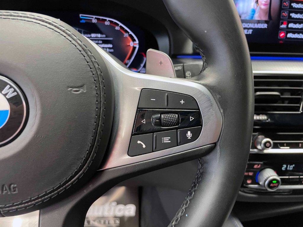 BMW 520 D TOURING MHEV 48V MSPORT AUTO - 47