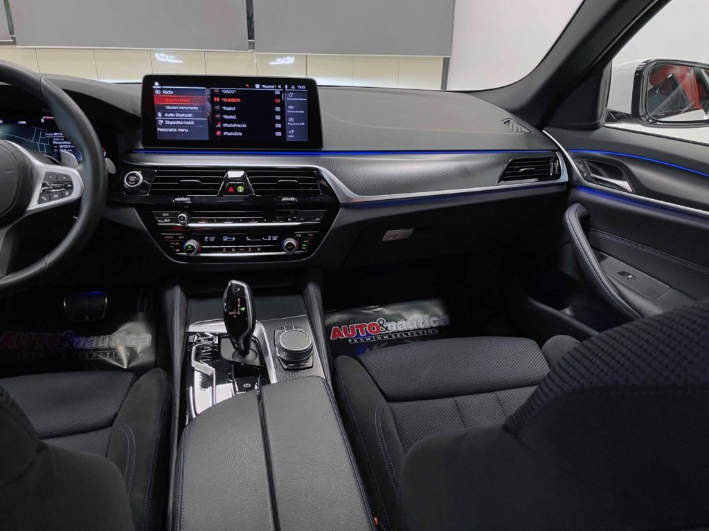 BMW 520 D TOURING MHEV 48V MSPORT AUTO - 58