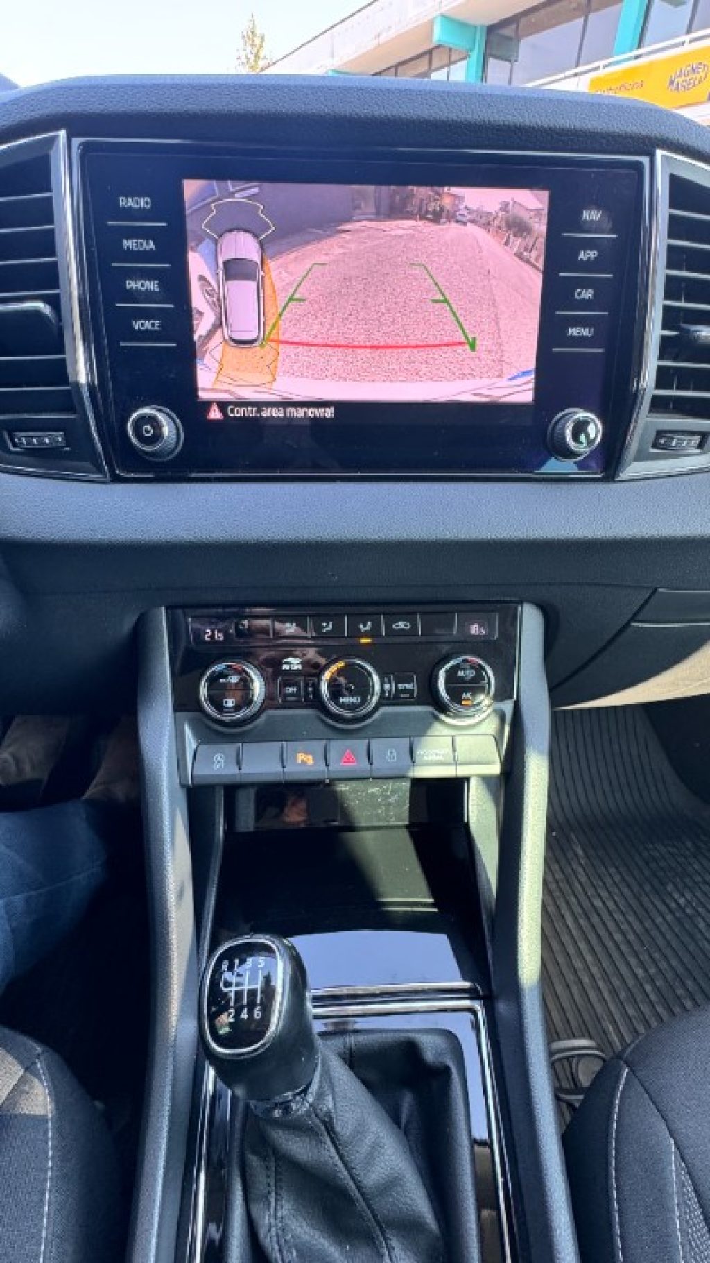 SKODA Karoq 1.5 TSI ACT Executive - 27