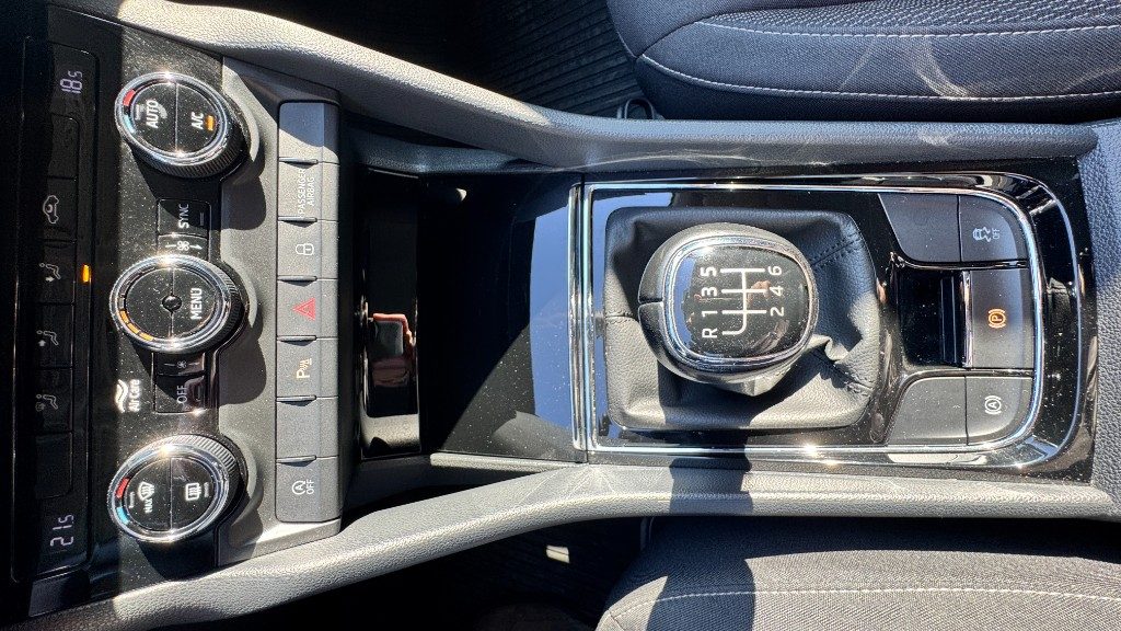 SKODA Karoq 1.5 TSI ACT Executive - 32