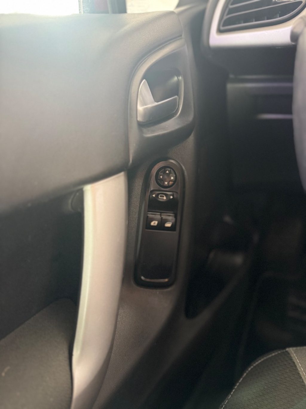 CITROEN C3 1.2 VTi 82 Exclusive - 4