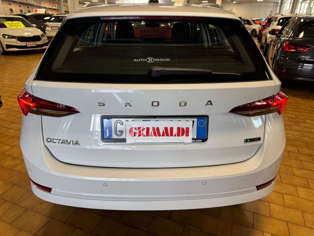 SKODA Octavia 1.0 e-TEC DSG Wagon Executive MILD HYBRID - 4