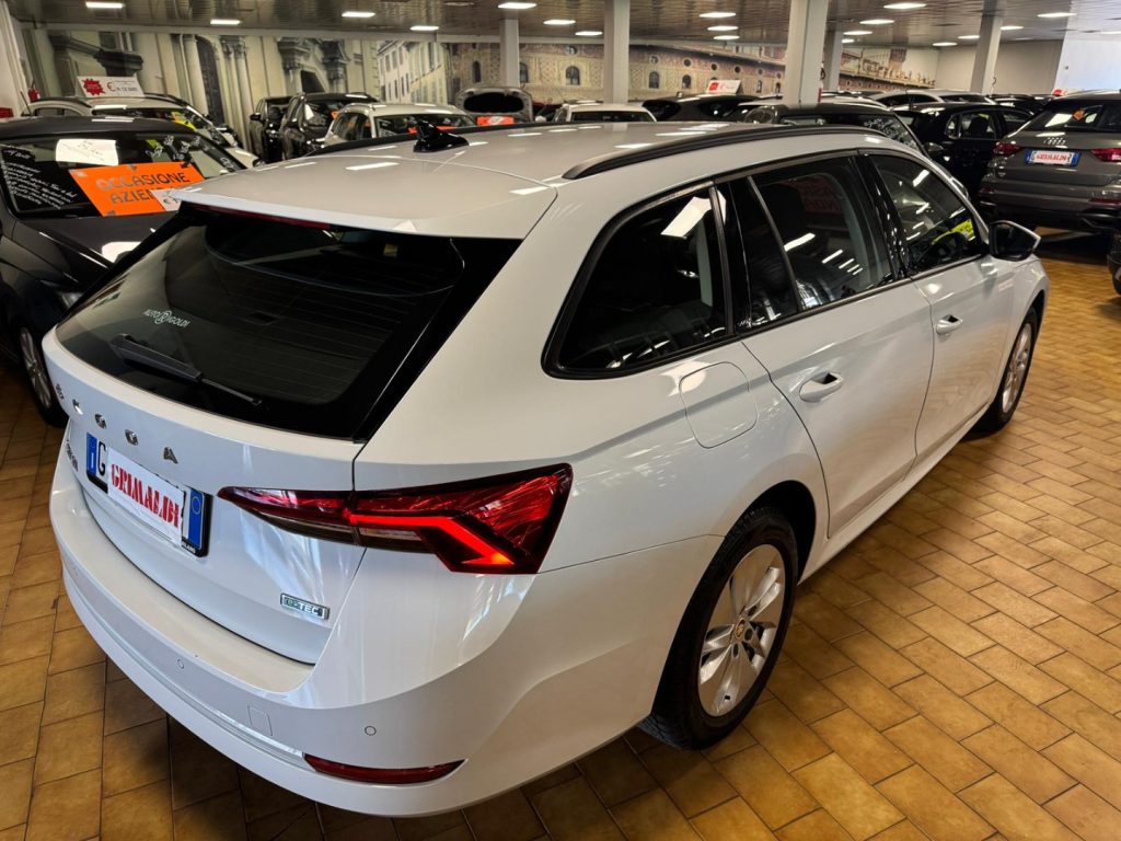SKODA Octavia 1.0 e-TEC DSG Wagon Executive MILD HYBRID - 5