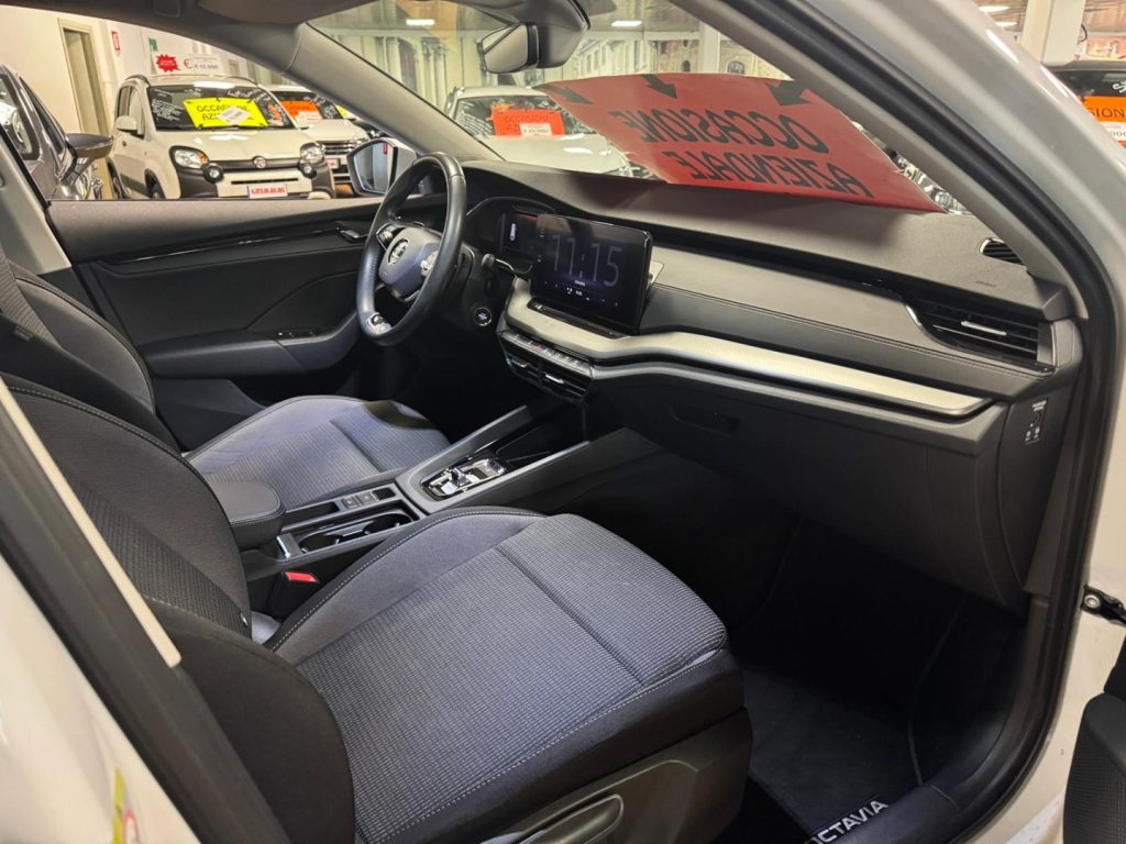 SKODA Octavia 1.0 e-TEC DSG Wagon Executive MILD HYBRID - 10