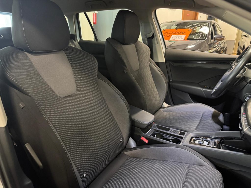 SKODA Octavia 1.0 e-TEC DSG Wagon Executive MILD HYBRID - 11