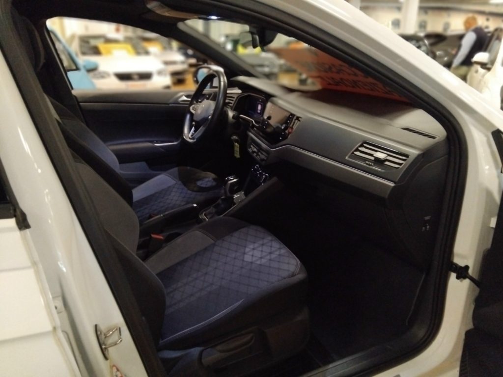 VOLKSWAGEN Taigo 1.0 TSI 110 CV DSG R-Line TETTO - 11