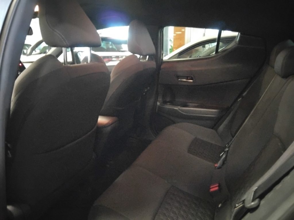 TOYOTA C-HR 2.0 Hybrid CVT business 18 - 8