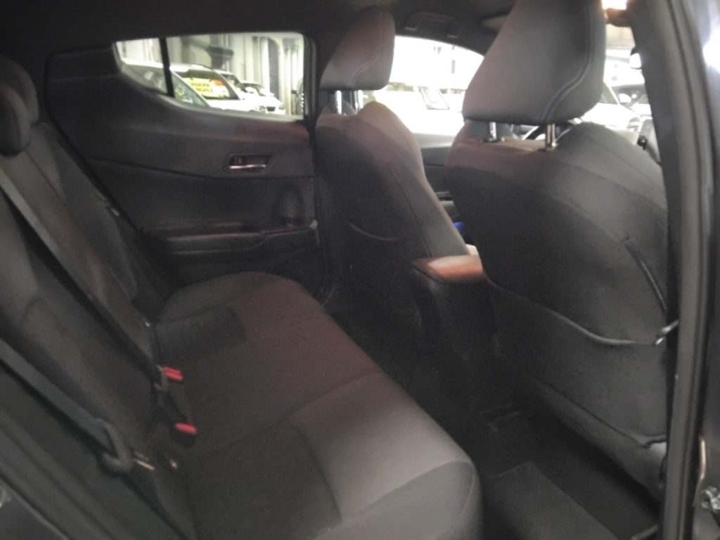 TOYOTA C-HR 2.0 Hybrid CVT business 18 - 10