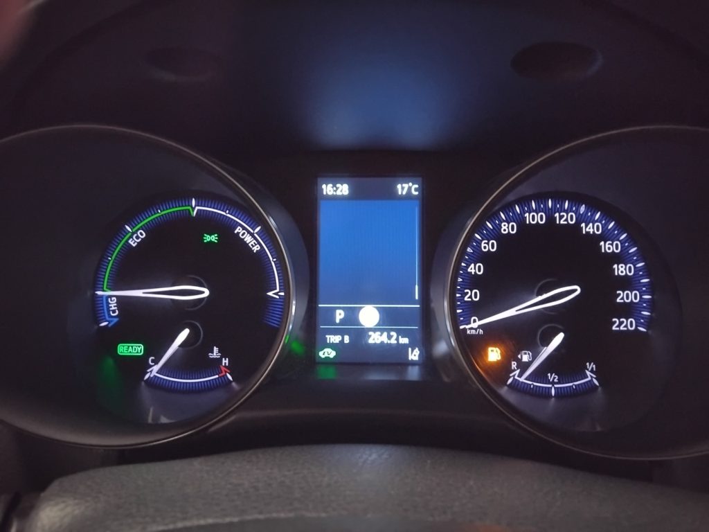 TOYOTA C-HR 2.0 Hybrid CVT business 18 - 17