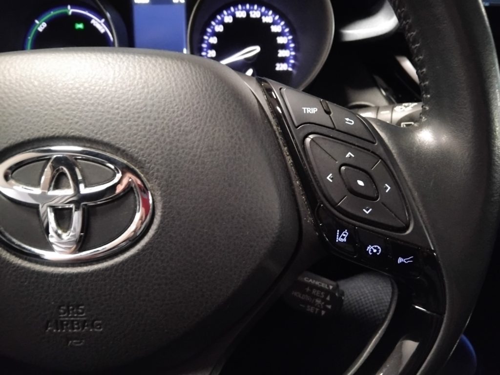TOYOTA C-HR 2.0 Hybrid CVT business 18 - 18