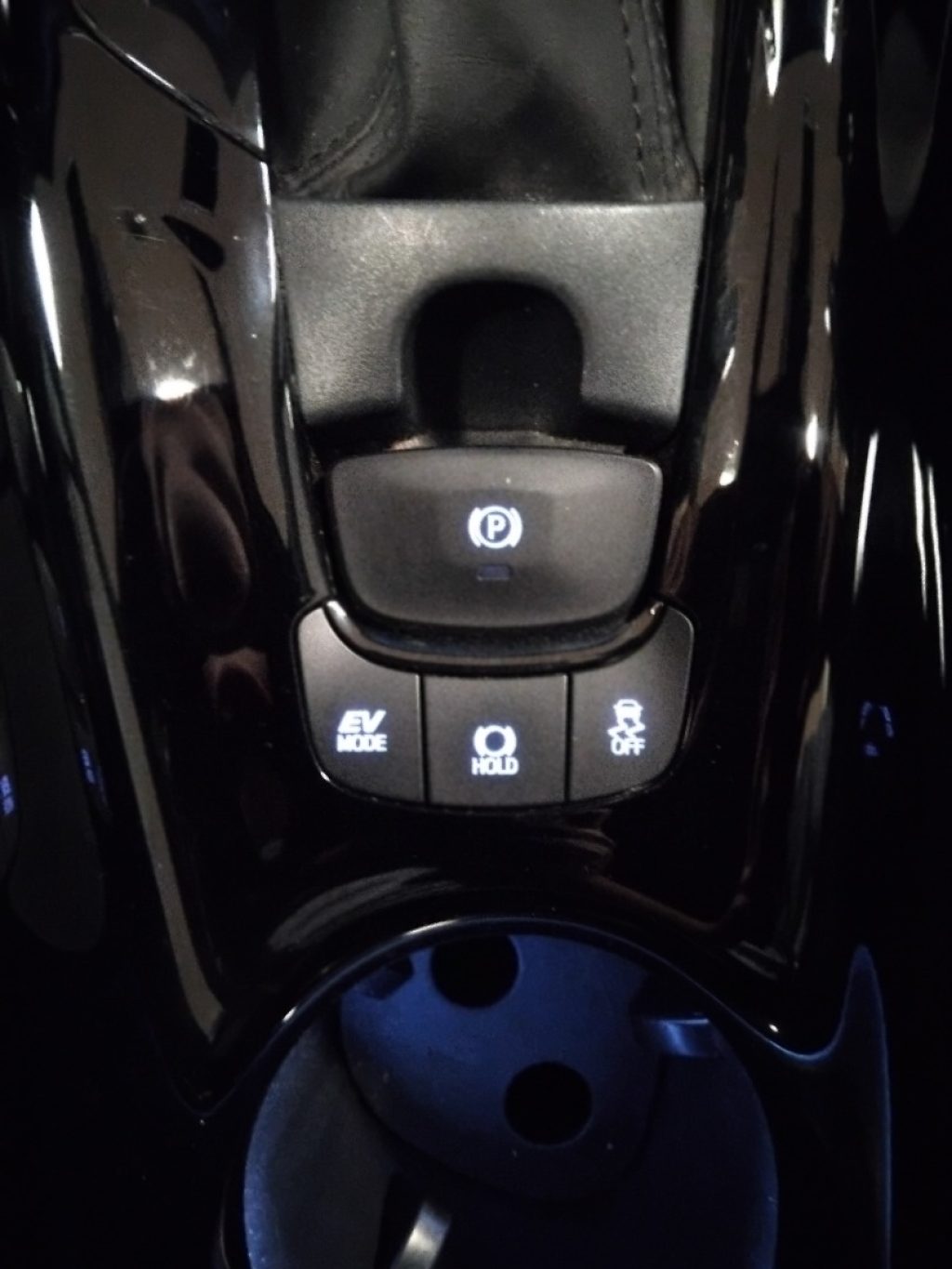 TOYOTA C-HR 2.0 Hybrid CVT business 18 - 26