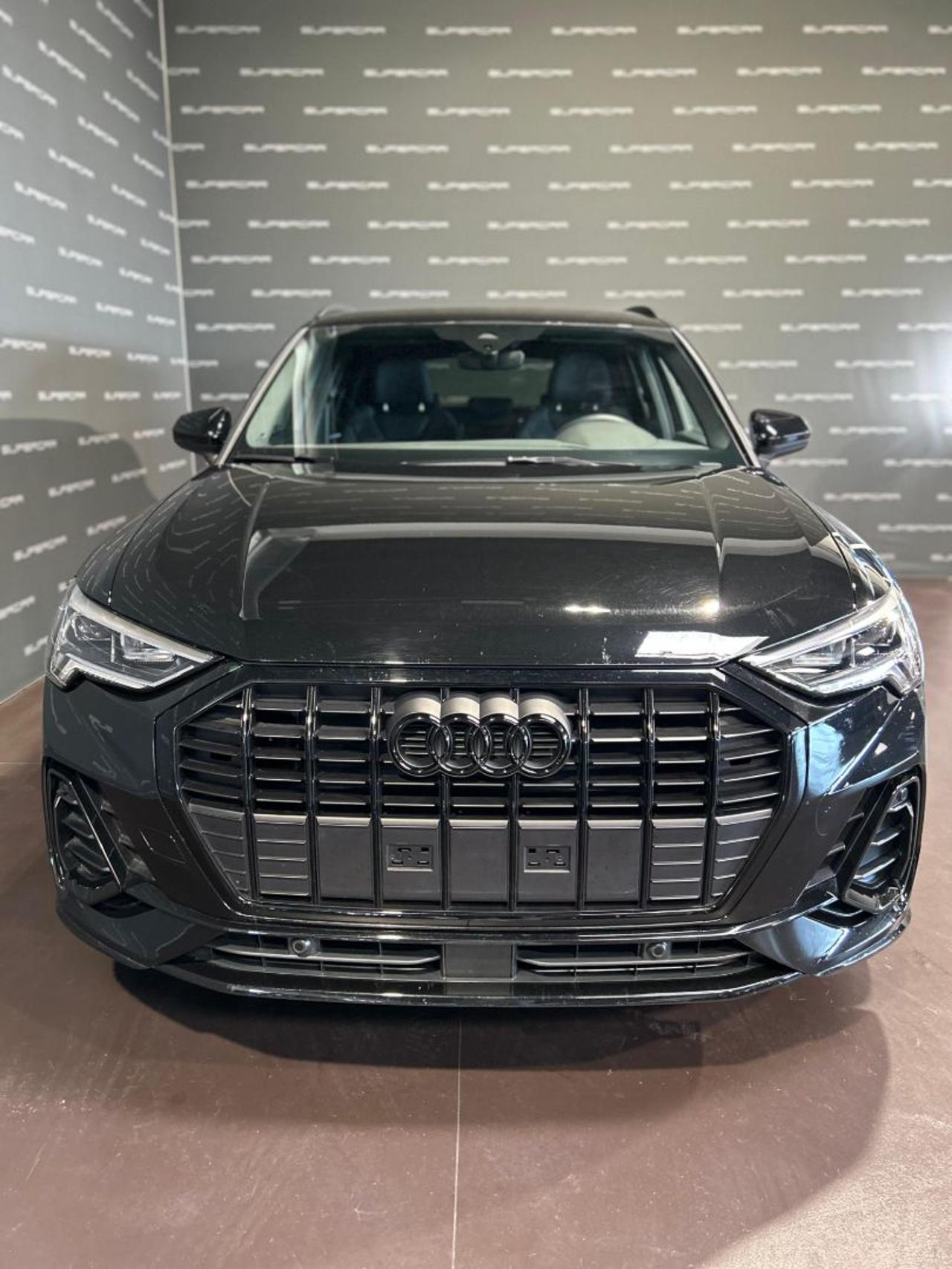 AUDI Q3 35 TDI S tronic Identity Black - 2