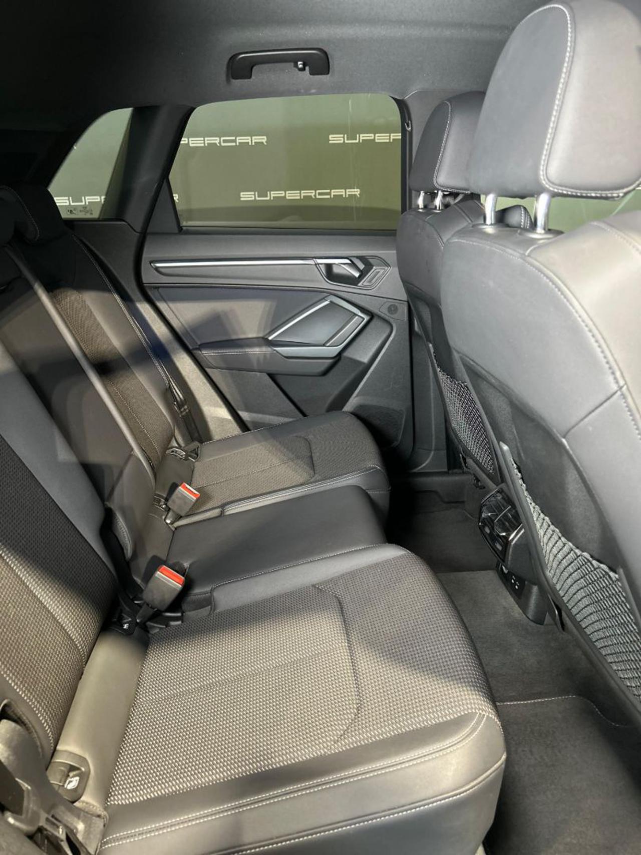 AUDI Q3 35 TDI S tronic Identity Black - 11