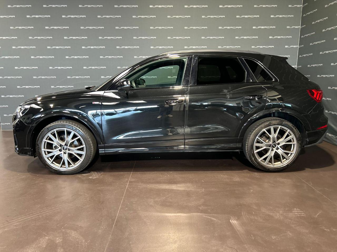 AUDI Q3 35 TDI S tronic Identity Black - 4