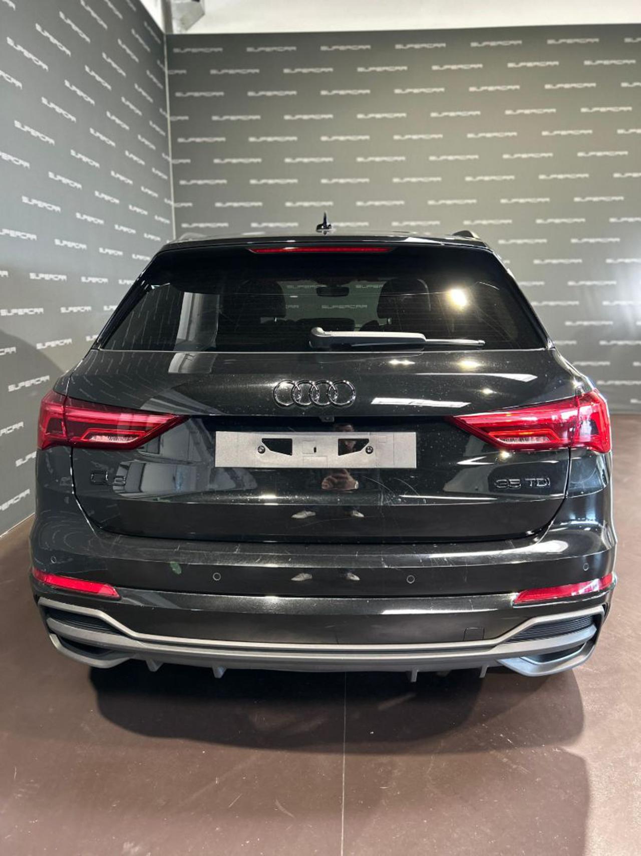 AUDI Q3 35 TDI S tronic Identity Black - 3