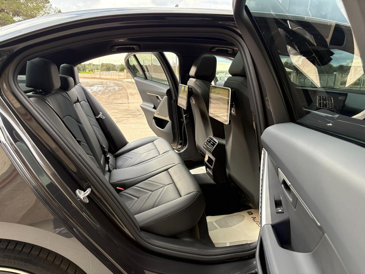 BMW 520 d 48V xDrive Msport Pro TETTO PAN. - 11