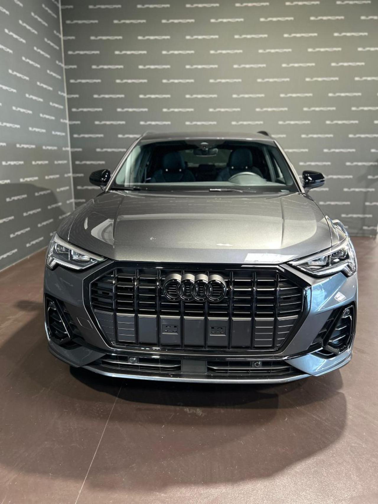 AUDI Q3 35 TDI S tronic Identity Black - 2