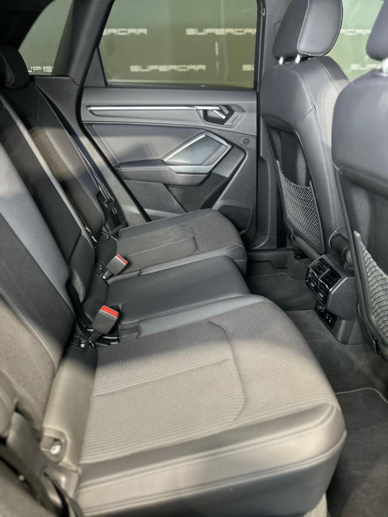 AUDI Q3 35 TDI S tronic Identity Black - 12