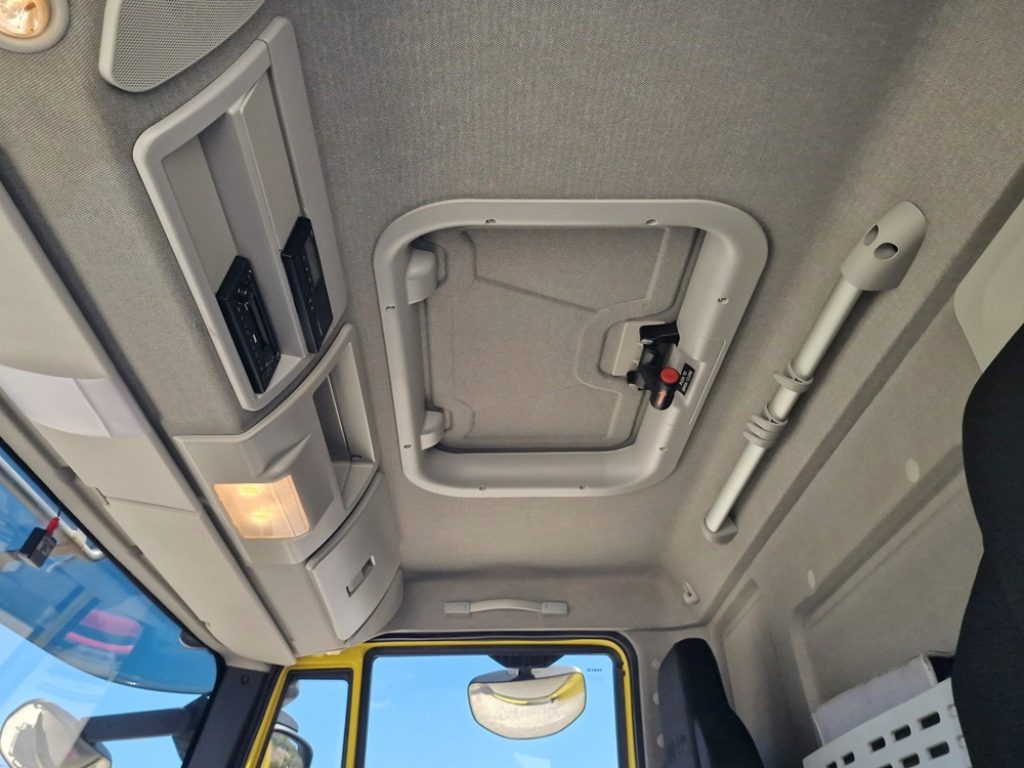 IVECO EUROCARGO 140E25 P EURO 6 FURGONE 7,40 + SPONDA - 15