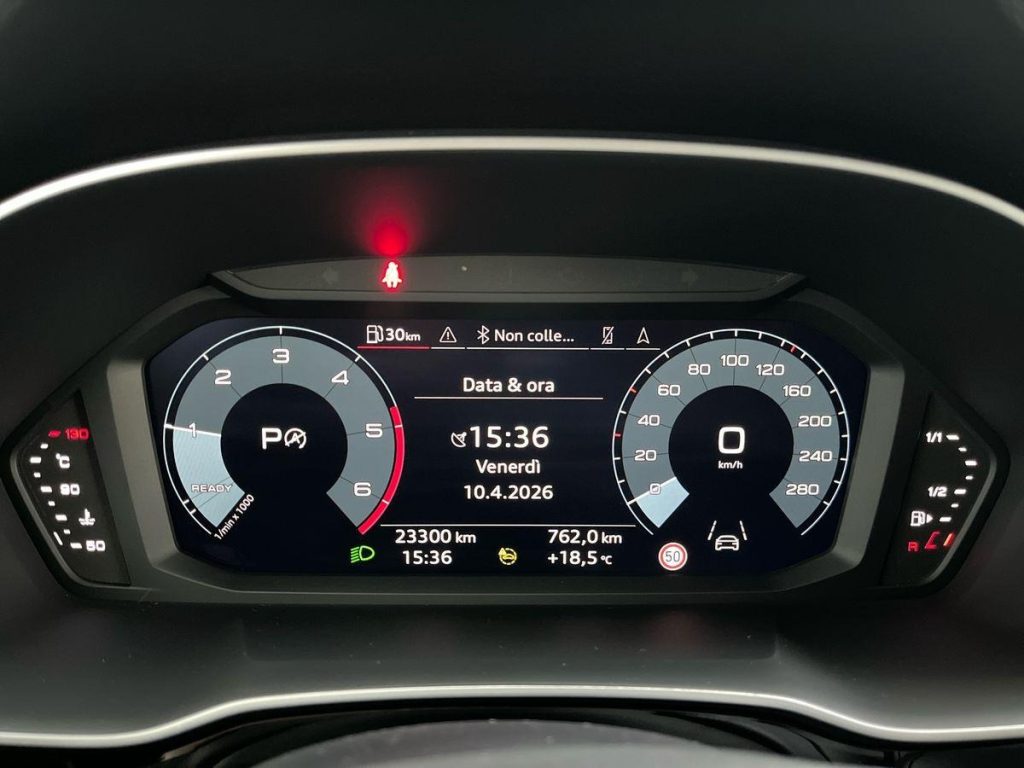 AUDI Q3 35 TDI S tronic Identity Black - 8