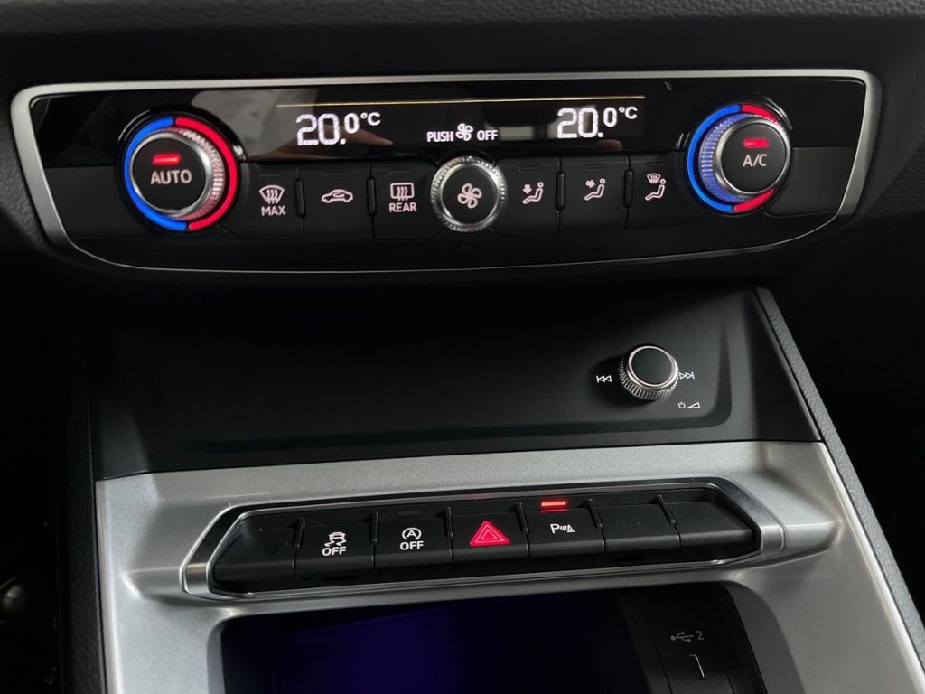 AUDI Q3 35 TDI S tronic Identity Black - 14