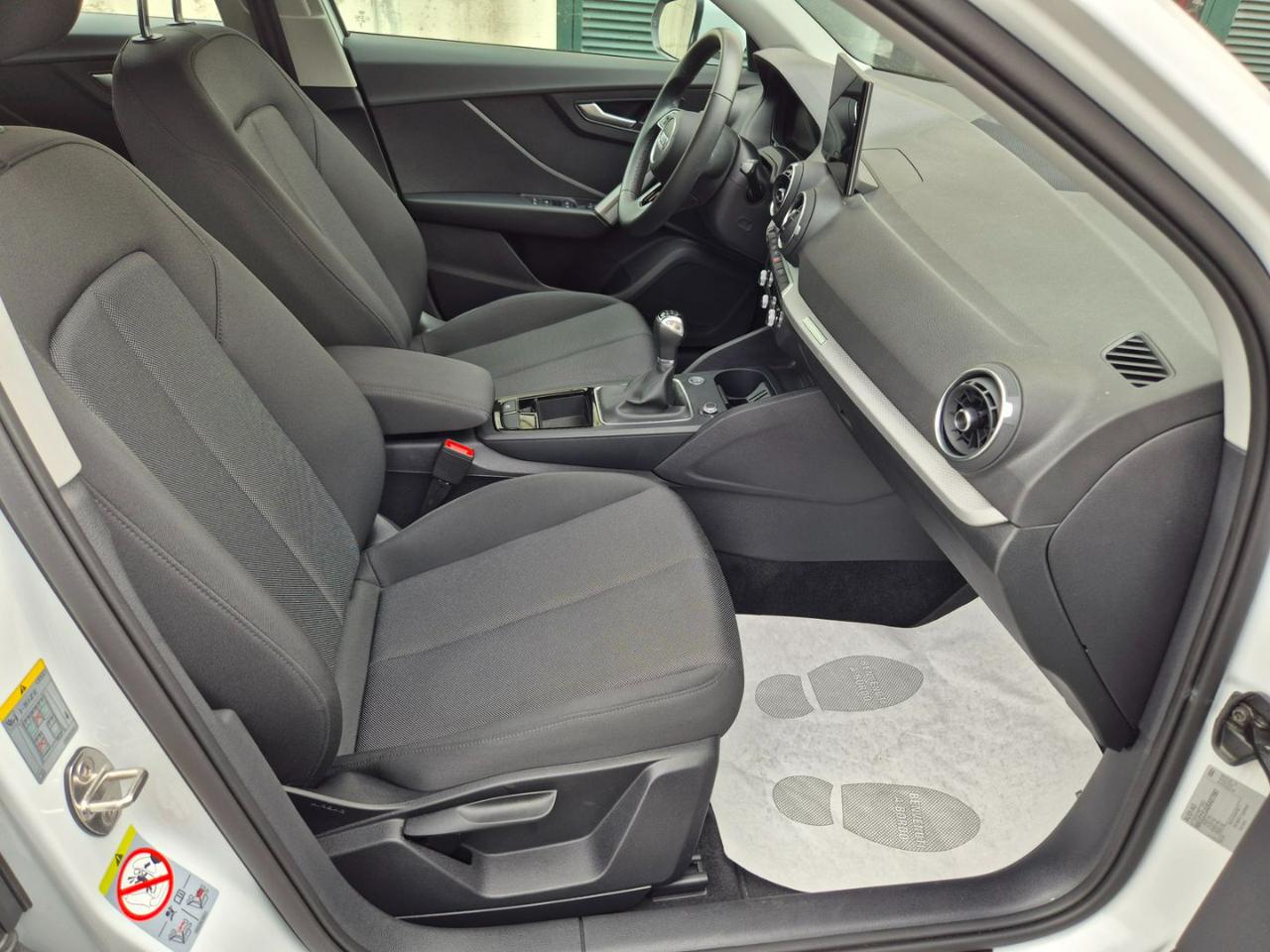 AUDI Q2 30 TFSI Business Advanced - 11