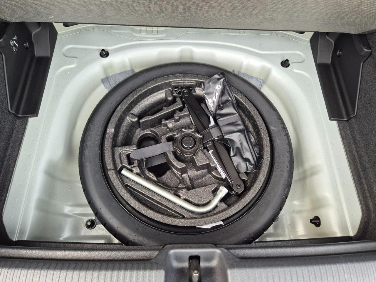 AUDI Q2 30 TFSI Business Advanced - 14