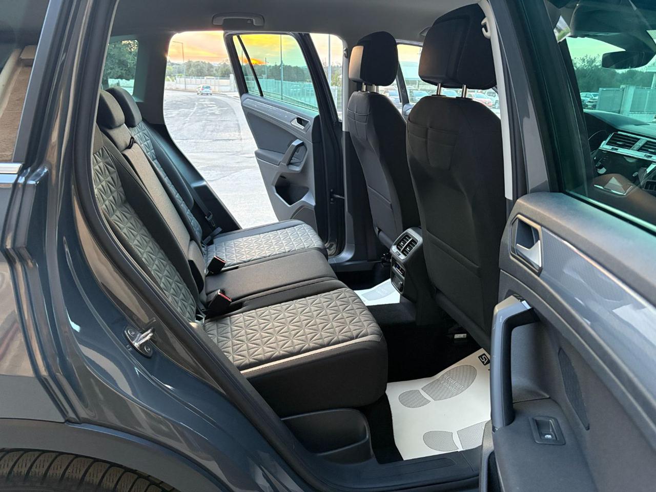 VOLKSWAGEN Tiguan 2.0 TDI 150 CV SCR DSG Life - 11