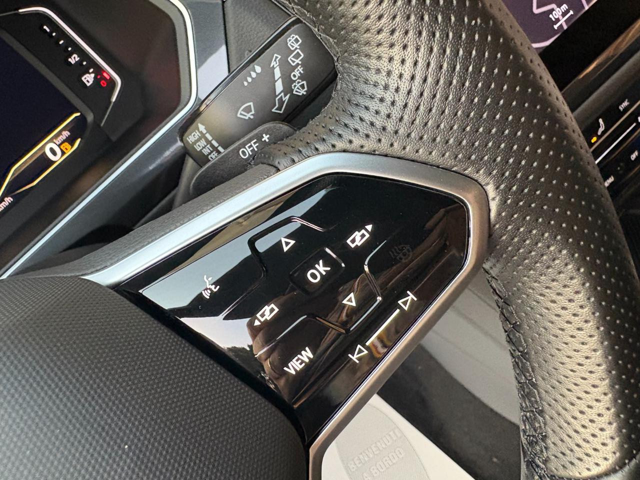 VOLKSWAGEN Tiguan 2.0 TDI 150 CV SCR DSG R-Line LUCI AMBIENTE - 27