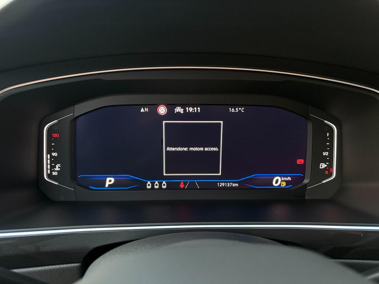 VOLKSWAGEN Tiguan 2.0 TDI 150 CV SCR DSG R-Line LUCI AMBIENTE - 30