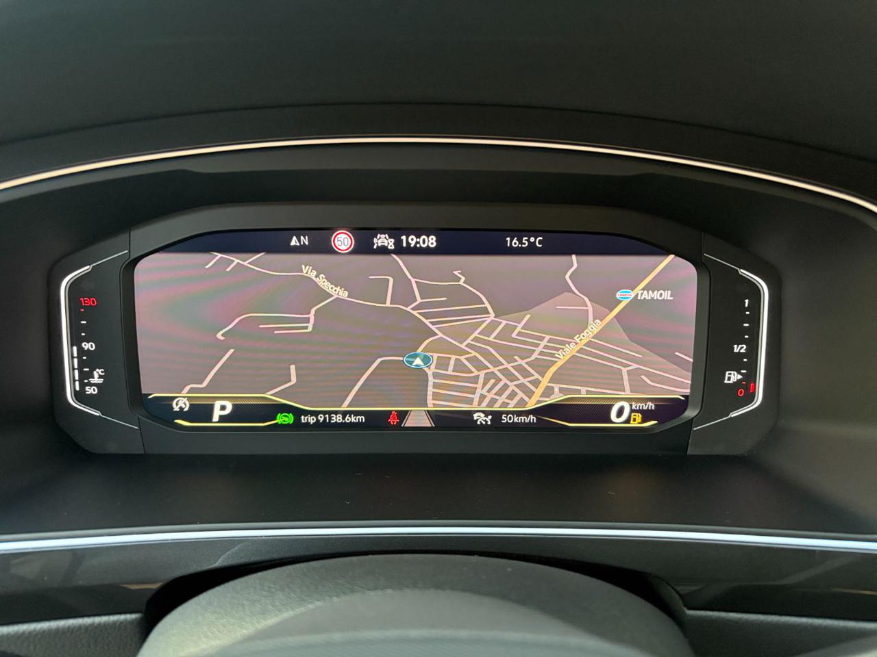 VOLKSWAGEN Tiguan 2.0 TDI 150 CV SCR DSG R-Line LUCI AMBIENTE - 15