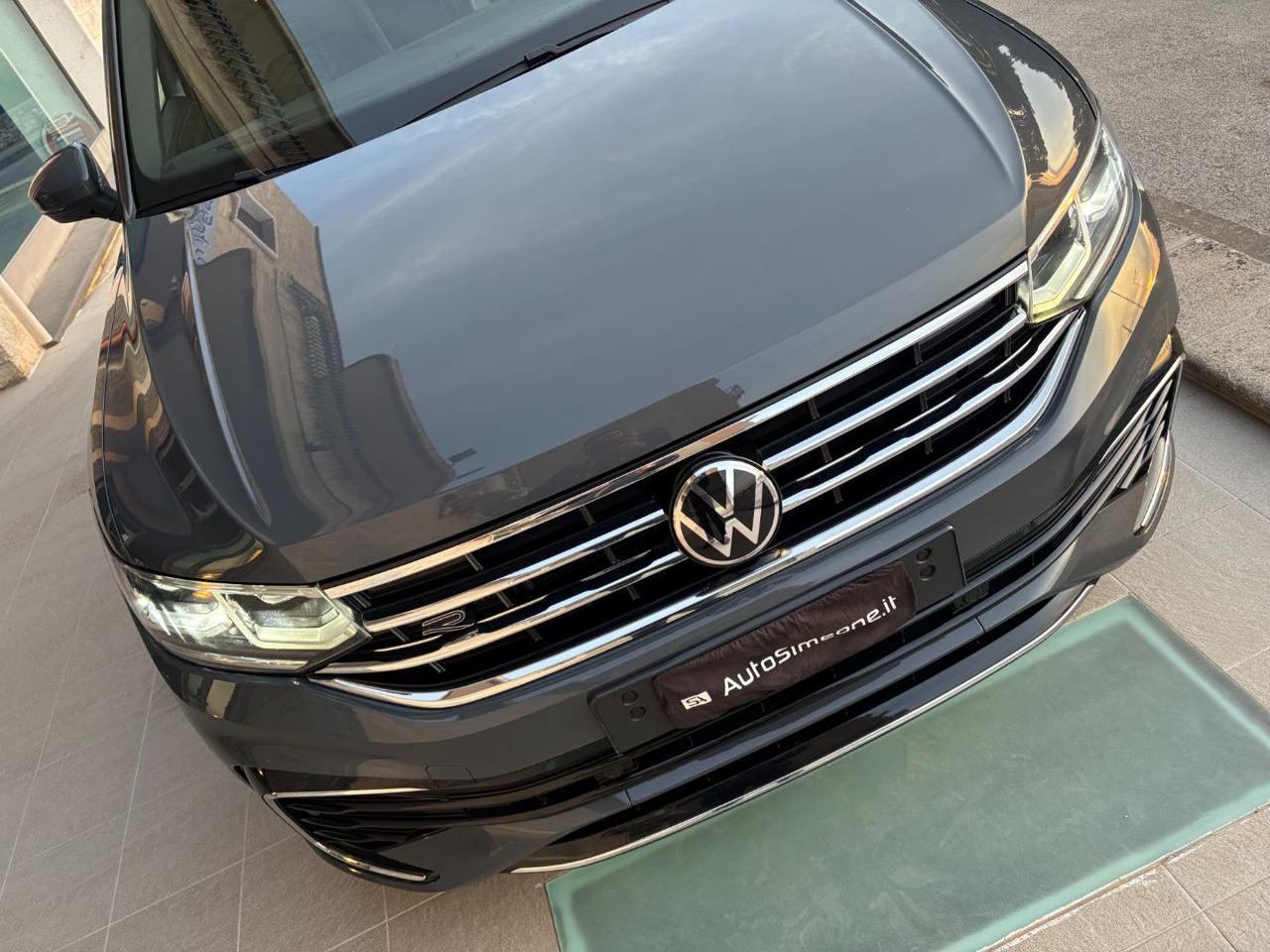 VOLKSWAGEN Tiguan 2.0 TDI 150 CV SCR DSG R-Line LUCI AMBIENTE - 33