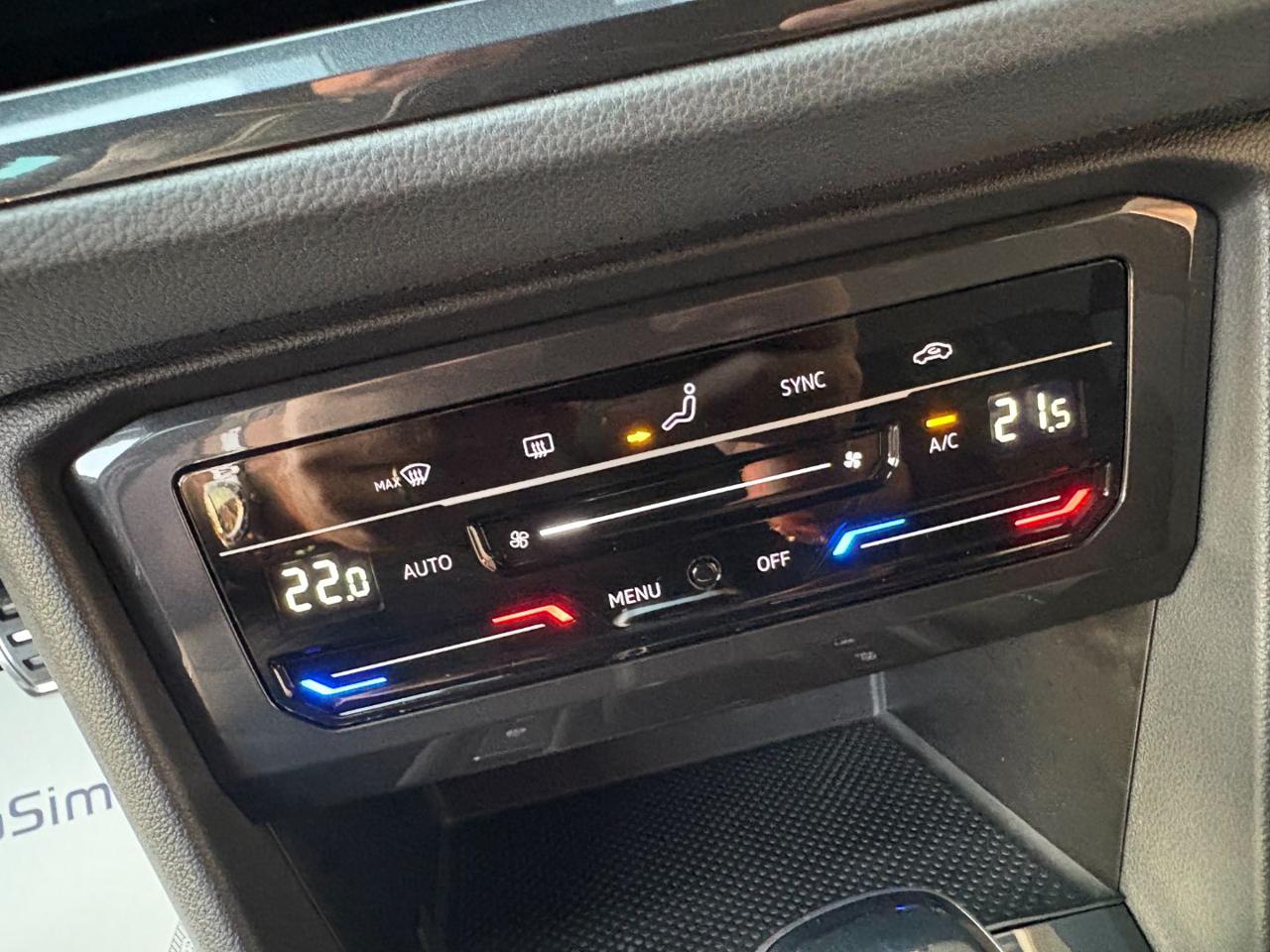 VOLKSWAGEN Tiguan 2.0 TDI 150 CV SCR DSG R-Line LUCI AMBIENTE - 39